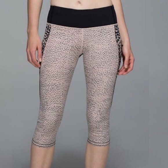 Lululemon Animal Print Run Speed Crop Leggings Size 4 Brown Luxtreme Breatheable - Picture 2 of 13